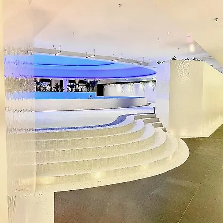 Luksusowy Z Widokiem, Basenem I Sauna Hanza Tower 19th Floor Διαμέρισμα *