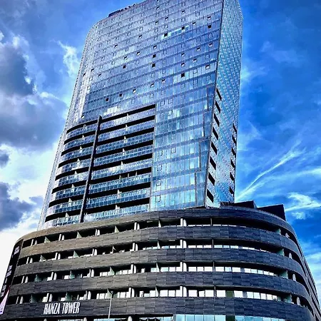 Luksusowy Z Widokiem, Basenem I Sauna Hanza Tower 19th Floor דירה *