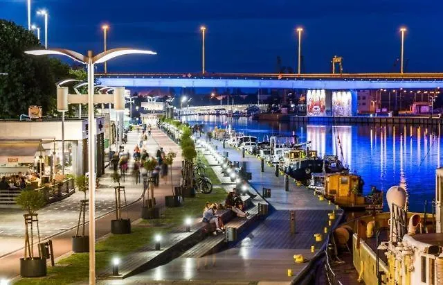 Apartment Luksusowy Z Widokiem, Basenem I Sauna Hanza Tower